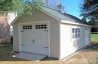 Heritage Garage white and beige with ramp